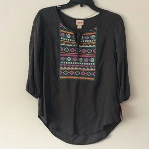 Mossimo Dressy Top. Cute design. BNWT size Small